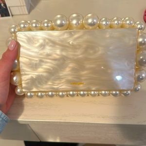 Eos clutch- pearl